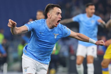 Roma, İtalya 29.12.2023: Lazio Patriği 3-1 gol attı ve İtalya Serie A TIM 2023-2024 futbol karşılaşması SS Lazio-Frosinone Olimpiyat Stadyumu 'nda oynanan karşılaşmada takımla birlikte kutladı..