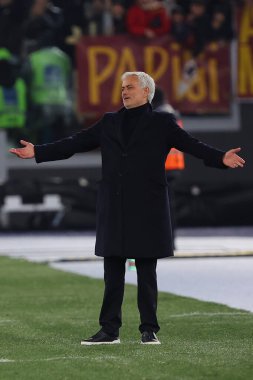Roma, İtalya 07.01.2024: Jose Mourinho Roma teknik direktörü İtalya Serie A TIM 2023-2024 şampiyonası sırasında Roma 'daki Olimpiyat Stadyumu' nda AS Roman ve Atalanta arasında oynanan futbol karşılaşması.
