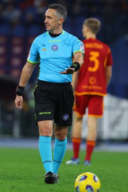 Roma, İtalya 07.01.2024: Hakem Aureliano İtalya Serie A TIM 2023-2024 şampiyonası sırasında Roma Olimpiyat Stadyumu 'nda AS Romanlar ve Atalanta arasında oynanan futbol karşılaşması.
