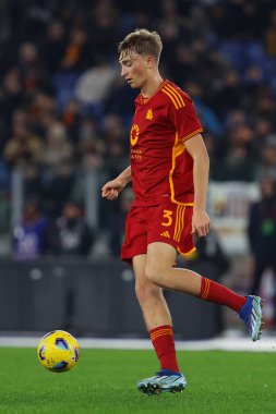 Roma, İtalya 07.01.2024: İtalyan Huijsen İtalya Serie A TIM 2023-2024 şampiyonası sırasında Roma 'daki Olimpiyat Stadyumu' nda AS Romanlar ve Atalanta arasında oynanan futbol karşılaşması.