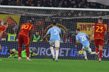 Roma, İtalya 10.01.2024: Lazio 'dan Mattia Zaccagni gol cezası aldı ve İtalya Futbol Ligi CUP Copia Frecciarossa 2024, Roma Olimpiyat Stadyumu' nda SS LAZIO AS ROMA 'ya karşı