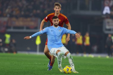 Roma, İtalya 10.01.2024: Lazio 'dan Taty Castellanos, Roma' dan Huijsen İtalya CUP Copia Frecciarossa 2024 'te eylem halindeyken, futbol karşılaşması Roma' daki Olimpiyat Stadyumu 'nda SS LAZIO' ya karşı AS ROMA