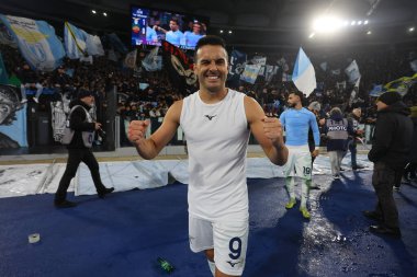 Roma, İtalya 10.01.2024: Lazio 'lu Pedro Lazio oyuncuları İtalya Futbol Ligi Coppa Italia Frecciarossa 2023, futbol karşılaşması SS LAZIO ve AS ROMA Roma Olimpiyat Stadyumu' nda zaferi kutladı