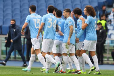 Roma, İtalya 14.01.2024: Lazio 'dan Felipe Anderson 1-0' lık gol attı ve İtalya Serie A TIM 2023-2024 futbol karşılaşması SS Lazio ile ABD Lecce 'nin Roma Olimpiyat Stadyumu' ndaki karşılaşmasını takımla birlikte kutladı..