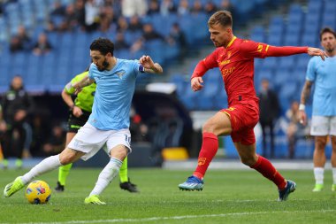  Roma, İtalya 14.01.2024: Lazio 'dan Luis Alberto, Lecce' den Pongracic İtalyan Serie A TIM 2023-2024 futbol karşılaşması sırasında Roma Olimpiyat Stadyumu 'nda SS Lazio' ya karşı ABD Lecce.