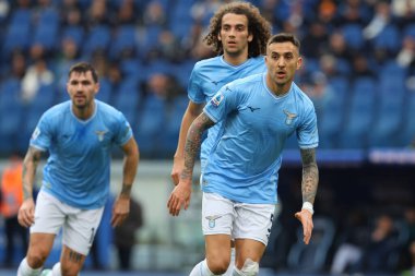 Roma, İtalya 14.01.2024: Lazio 'dan Matias Vecino, Lazio' dan Matteo Guendouzi İtalyan Serie A TIM 2023-2024 futbol karşılaşması sırasında Roma 'daki Olimpiyat Stadyumu' nda ABD Lecce 'ye karşı SS Lazio.