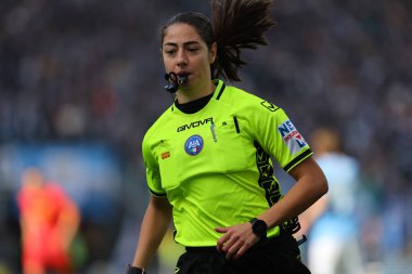 Roma, İtalya 14.01.2024: İtalyan Serisi A TIM 2023-2024 futbol karşılaşmasında kadın hakem Maria Ferreri Caputi Roma 'daki Olimpiyat Stadyumu' nda SS Lazio 'ya karşı ABD Lecce.
