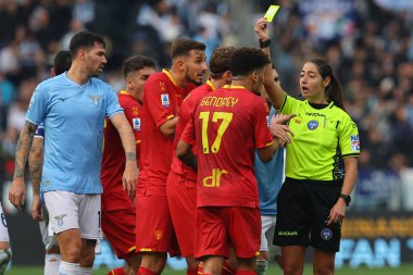 Roma, İtalya 14.01.2024: İtalyan Serisi A TIM 2023-2024 futbol karşılaşmasında Lazio 'nun ABD Lecce' ye karşı Roma Olimpiyat Stadyumu 'nda oynadığı karşılaşmada Lazio' lu Mattia Zaccagni ve Lecce 'nin oynadığı maç..