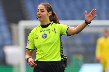 Roma, İtalya 14.01.2024: İtalyan Serisi A TIM 2023-2024 futbol karşılaşmasında kadın hakem Caputi Roma Olimpiyat Stadyumu 'nda SS Lazio ABD Lecce' ye karşı..