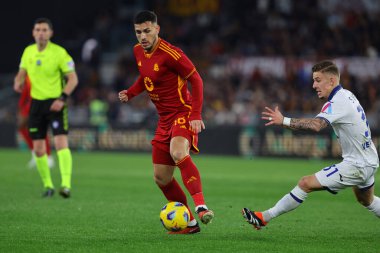 Roma, İtalya 20.01.2024: İtalyan Serie A TIM 2023-2024 futbol karşılaşması sırasında Roma 'dan Leandro Paredes Roma' daki Olimpiyat Stadyumu 'nda AS Roma' ya karşı Hellas Verona.