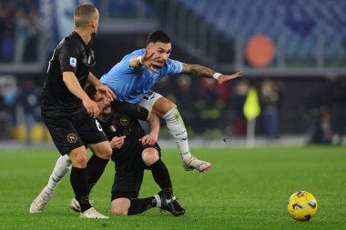 Roma, İtalya 28.01.2024: Lazio 'lu Taty Castellanos İtalya Serisi A TIM 2023-2024 futbol karşılaşmasında Napoli' li Mario Rui ile birlikte Roma 'daki Olimpiyat Stadyumu' nda SSC Napoli 'ye karşı mücadele etti..