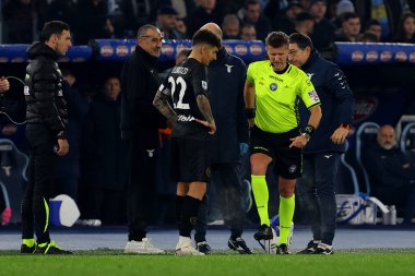 Roma, İtalya 28.01.2024: İtalyan Serie A TIM 2023-2024 futbol karşılaşmasında hakem Orsato yaralandı: SS Lazio, SSC Napoli 'ye karşı Roma Olimpiyat Stadyumu' nda.