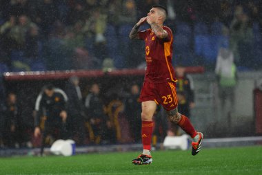 Roma, İtalya 10.01.2024: Roman Gianluca Mancini 1-1 gol attı ve İtalya Serisi A TIM 2023-2024 futbol karşılaşmasında Roma 'daki Olimpiyat Stadyumu' nda AS Romanlar FC Internazionale Milan 'a karşı oynanan karşılaşmayı takımla birlikte kutladı..