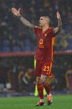 Roma, İtalya 10.01.2024: Roman Gianluca Mancini 1-1 gol attı ve İtalya Serisi A TIM 2023-2024 futbol karşılaşmasında Roma 'daki Olimpiyat Stadyumu' nda AS Romanlar FC Internazionale Milan 'a karşı oynanan karşılaşmayı takımla birlikte kutladı..