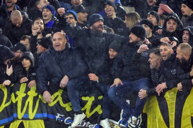 Roma, İtalya 10.01.2024: İtalya taraftarları İtalya Serie A TIM 2023-2024 futbol karşılaşması sonunda Roma 'daki Olimpiyat Stadyumu' nda AS Romanlar FC Internazionale Milan 'a karşı zaferi kutladılar.