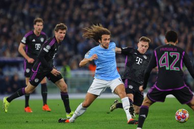 Roma, İtalya 14.2.2024: Lazio 'lu Guendouzi, Bayern Münih' li Joshua Kimmich Uefa Şampiyonlar Ligi 2023-2024, 16 futbol karşılaşması SS Lazio ve FC Bayern Mucnhen Roma Olimpiyat Stadyumu 'nda karşı karşıya..