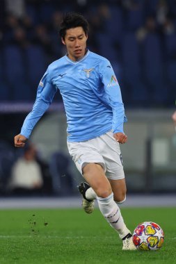 Roma, İtalya 14.2.2024: Lazio 'lu Daichi Kamada, Uefa Şampiyonlar Ligi 2023-2024 maçında 16' ncı tur SS Lazio FC Bayern Mucnhen 'e karşı Roma Olimpiyat Stadyumu' nda mücadele etti..
