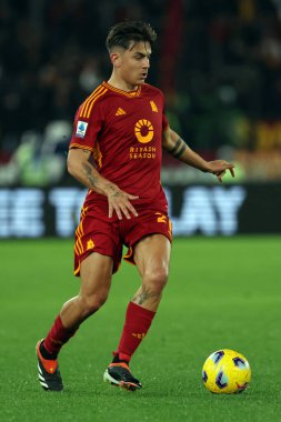 Roma, İtalya 26.02.2024: İtalyan Paulo Dybala İtalya Serie A TIM 2023-2024 futbol karşılaşması sırasında Roma Olimpiyat Stadyumu 'nda AS ROMA FC Torino' ya karşı.