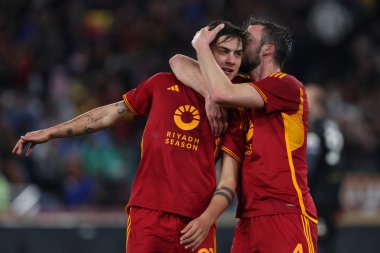 Roma, İtalya 26.02.2024: Roman Paulo Dybala penaltıyı 1-0 yendi ve İtalya Serie A TIM 2023-2024 futbol karşılaşmasında AS ROMA ile Roma Olimpiyat Stadyumu 'ndaki FC Torino karşılaşmasını kutladı.