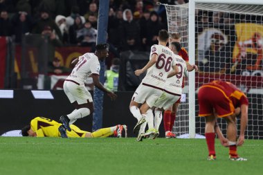 Roma, İtalya 26.02.2024: Torino 'dan Zapata 1-1 gol attı ve İtalya Serie A TIM 2023-2024 futbol karşılaşmasında Roma Olimpiyat Stadyumu' nda AS ROMA-FC Torino karşılaşmasını takımla birlikte kutladı..