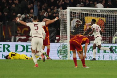 Roma, İtalya 26.02.2024: Torino 'dan Zapata 1-1 gol attı ve İtalya Serie A TIM 2023-2024 futbol karşılaşmasında Roma Olimpiyat Stadyumu' nda AS ROMA-FC Torino karşılaşmasını takımla birlikte kutladı..