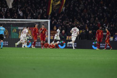 Roma, İtalya 26.02.2024: Torino 'dan Zapata 1-1 gol attı ve İtalya Serie A TIM 2023-2024 futbol karşılaşmasında Roma Olimpiyat Stadyumu' nda AS ROMA-FC Torino karşılaşmasını takımla birlikte kutladı..