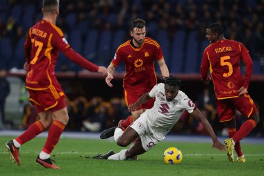Roma, İtalya 26.02.2024: Roman Bryan Cristante, Torino Zapata İtalya Serie A TIM 2023-2024 futbol karşılaşması sırasında Roma Olimpiyat Stadyumu 'nda AS ROMA FC Torino' ya karşı.