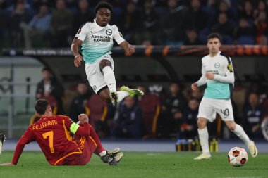 Roma, İtalya 07.03.2024: Brighton 'dan Tariq Lamptey, UEFA Avrupa Ligi 2023-2024 sezonunda Roma' daki Olimpiyat Stadyumu 'nda AS Roman Brighton & Hove Albion' a karşı oynanan 16..