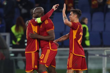 Roma, İtalya 07.03.2024: Romanlardan Romelu Lukaku 2-0 gol attı ve UEFA Avrupa Ligi 2023-2024, 16. tur, Roma 'daki Olimpiyat Stadyumu' nda AS Roman - Brighton & Hove Albion arasındaki futbol karşılaşmasını takımla birlikte kutladı..