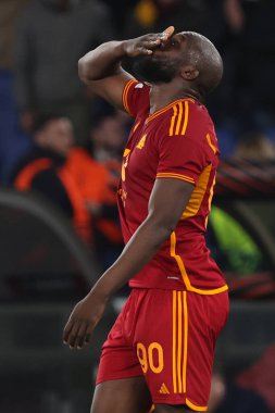 Roma, İtalya 07.03.2024: Romanlardan Romelu Lukaku 2-0 gol attı ve UEFA Avrupa Ligi 2023-2024, 16. tur, Roma 'daki Olimpiyat Stadyumu' nda AS Roman - Brighton & Hove Albion arasındaki futbol karşılaşmasını takımla birlikte kutladı..