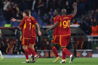 Roma, İtalya 07.03.2024: Romanlardan Romelu Lukaku 2-0 gol attı ve UEFA Avrupa Ligi 2023-2024, 16. tur, Roma 'daki Olimpiyat Stadyumu' nda AS Roman - Brighton & Hove Albion arasındaki futbol karşılaşmasını takımla birlikte kutladı..