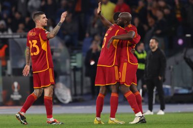 Roma, İtalya 07.03.2024: Romanlardan Romelu Lukaku 2-0 gol attı ve UEFA Avrupa Ligi 2023-2024, 16. tur, Roma 'daki Olimpiyat Stadyumu' nda AS Roman - Brighton & Hove Albion arasındaki futbol karşılaşmasını takımla birlikte kutladı..