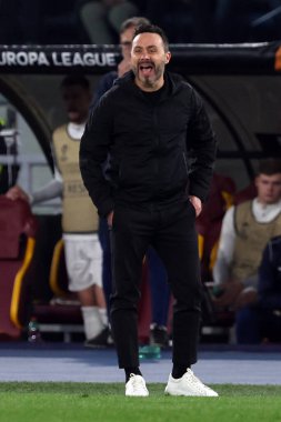 Roma, İtalya 07.03.2024: UEFA Avrupa Ligi 2023-2024 Avrupa Ligi teknik direktörü Roberto De Zerbi, AS Roma ile Brighton & Hove Albion arasında Roma Olimpiyat Stadyumu 'nda oynanan 16..