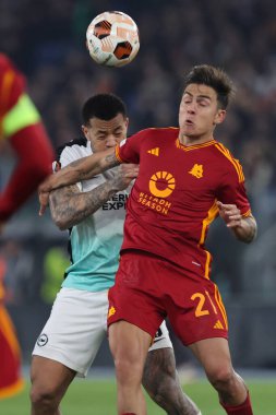 Roma, İtalya 07.03.2024: Brighton 'lu Igor Julio, UEFA Avrupa Ligi 2023-2024 sezonunda Roma' daki Olimpiyat Stadyumu 'nda AS Roman - Brighton & Hove Albion futbol karşılaşması arasında oynanan 16..