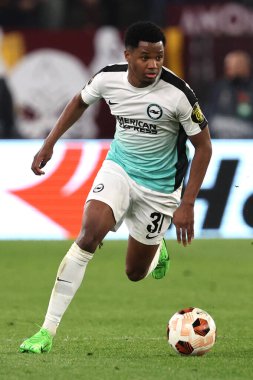 Roma, İtalya 07.03.2024: UEFA Avrupa Ligi 2023-2024, 16. tur, Roma 'daki Olimpiyat Stadyumu' nda AS Roman - Brighton & Hove Albion futbol karşılaşması sırasında Brighton 'lu Ansu Fati.