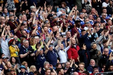 Roma, İtalya 09.03.2024: tribünlerdeki taraftarlar İtalya ile İskoçya arasında 9 Mart 2024 'te İtalya' nın başkenti Roma 'da oynanan 6 ülke arasındaki 2024 turnuva maçını alkışlıyorlar.