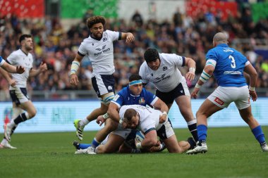 Roma, İtalya 09.03.2024: Pierre Schoeman (İskoçya) 9 Mart 2024 tarihinde İtalya ile İskoçya arasında İtalya 'nın başkenti İtalya' nın başkenti Stadio Olimpico 'da oynanan Guinness Altı Milletler 2024 turnuva karşılaşmasında Danilo FISCHETTI (italy) önderliğinde mücadele etti.