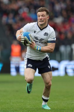 Roma, İtalya 09.03.2024: George Horne (İskoçya) 9 Mart 2024 'te İtalya ile İskoçya arasında İtalya' nın başkenti Roma 'da oynanan Guinness Altı Milletler 2024 turnuva maçında gol atmak için koşuyor.