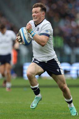 Roma, İtalya 09.03.2024: George Horne (İskoçya) 9 Mart 2024 'te İtalya ile İskoçya arasında İtalya' nın başkenti Roma 'da oynanan Guinness Altı Milletler 2024 turnuva maçında gol atmak için koşuyor.