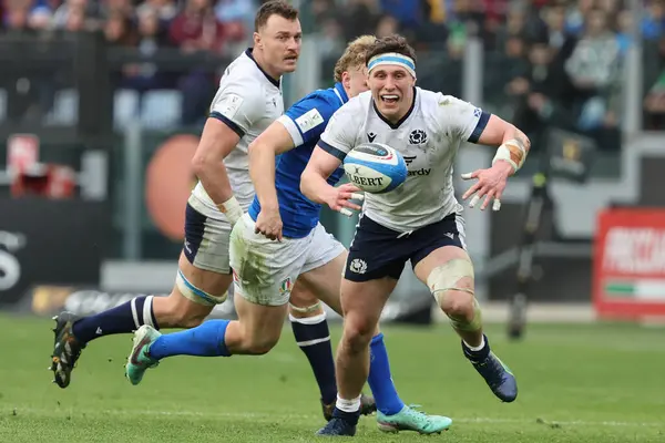 Roma, İtalya 09.03.2024: Rory Darge (cc) (İskoçya) İtalya ile İskoçya arasında 9 Mart 2024 'te İtalya' nın başkenti Roma 'da oynanan Guinness Altı Milletler 2024 turnuva karşılaşmasında