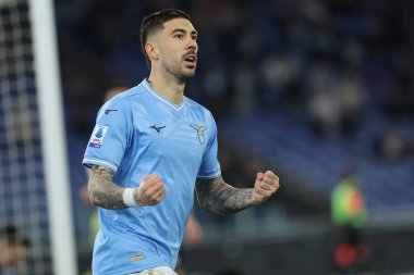Roma, İtalya 11.03.2024: Lazio 'dan Mattia Zaccagni İtalya Serisi A TIM 2023-2024 futbol karşılaşmasında otogogu kutluyor..