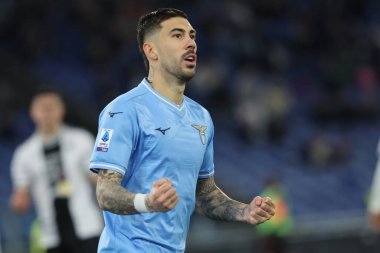 Roma, İtalya 11.03.2024: Lazio 'dan Mattia Zaccagni İtalya Serisi A TIM 2023-2024 futbol karşılaşmasında otogogu kutluyor..