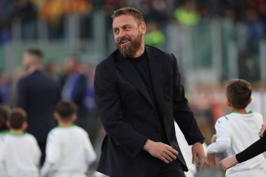 Roma, İtalya 17.03.2024: Daniele De Rossi Roma teknik direktörü genç futbolcuları ilk olarak İtalya Serie A TIM 2023-2024 Roma-ABD Sassuolo Calcio karşılaşmasında karşıladı..