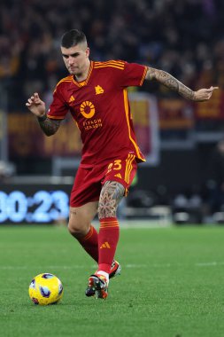 Roma, İtalya 17.03.2024: İtalya Serie A TIM 2023-2024 futbol karşılaşmasında Roman Gianluca Mancini Roma 'daki Olimpiyat Stadyumu' nda AS Romanlar ABD 'li Sassuolo Calcio' ya karşı.