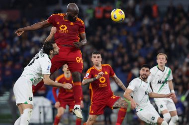 Roma, İtalya 17.03.2024: Roma 'dan Romelu Lukaku İtalya Serie A TIM 2023-2024 futbol karşılaşmasında Roma' da ABD 'li Sassuolo Calcio' ya karşı Roma Olimpiyat Stadyumu 'nda oynanan karşılaşmada topa liderlik ediyor..