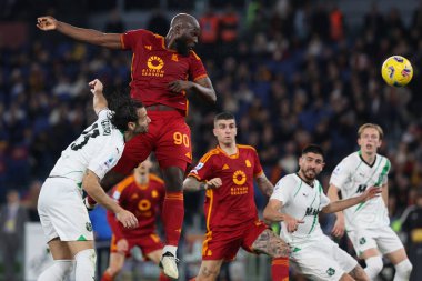 Roma, İtalya 17.03.2024: Roma 'dan Romelu Lukaku İtalya Serie A TIM 2023-2024 futbol karşılaşmasında Roma' da ABD 'li Sassuolo Calcio' ya karşı Roma Olimpiyat Stadyumu 'nda oynanan karşılaşmada topa liderlik ediyor..
