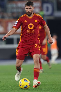 Roma, İtalya 17.03.2024: İtalya Serie A TIM 2023-2024 futbol karşılaşmasında Roman Houssem Aouar Roma 'daki Olimpiyat Stadyumu' nda AS Romanlar ABD 'li Sassuolo Calcio' ya karşı.