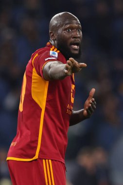 Roma, İtalya 17.03.2024: Roma 'dan Romelu Lukaku İtalya Serie A TIM 2023-2024 futbol karşılaşmasında Roma' da ABD 'li Sassuolo Calcio' ya karşı Roma Olimpiyat Stadyumu 'nda düzenlenen karşılaşmada protesto gösterisi düzenledi..
