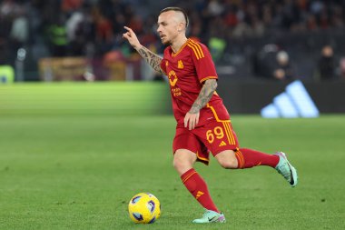 Roma, İtalya 17.03.2024: İtalya Serie A TIM 2023-2024 futbol karşılaşmasında Romanyalı Angelino, Roma 'daki Olimpiyat Stadyumu' nda AS Roma ve ABD 'li Sassuolo Calcio' ya karşı.
