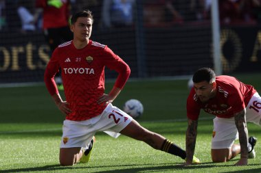 Roma, İtalya 06.04.2024: İtalyan Serie A TIM 2023-2024 futbol karşılaşmasında Paulo Dybala Roma Olimpiyat Stadyumu 'nda SS LAZIO' ya karşı.